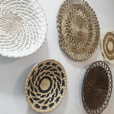 Megano, A Estrenar En La Ruta Vinos. Junto A Estanciones. * Oviedo