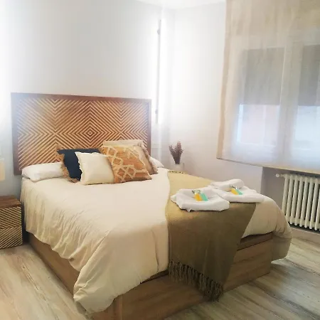 Megano, A Estrenar En La Ruta Vinos. Junto A Estanciones. Oviedo