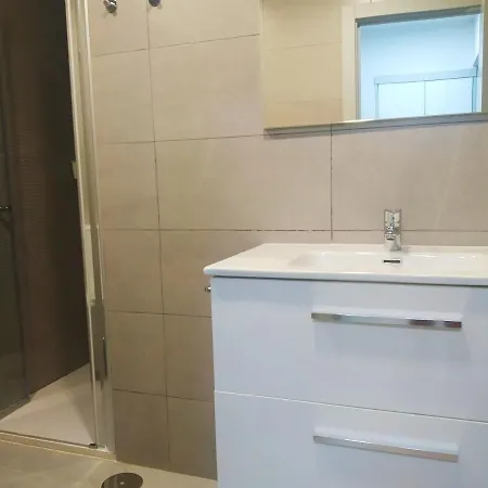 Appartamento Megano, A Estrenar En La Ruta Vinos. Junto A Estanciones. Oviedo