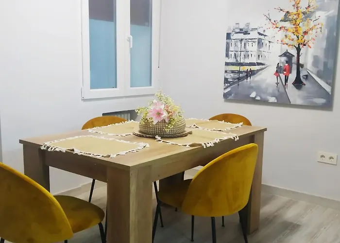 Megano, A Estrenar En La Ruta Vinos. Junto A Estanciones. Oviedo