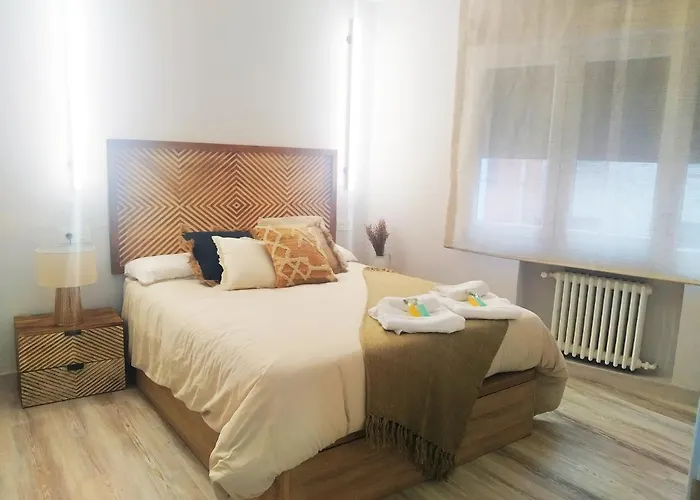 Megano, A Estrenar En La Ruta Vinos. Junto A Estanciones. Oviedo