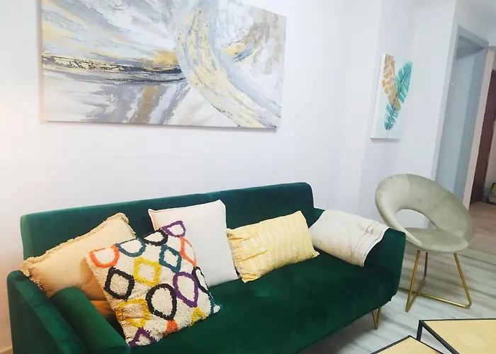 Megano, A Estrenar En La Ruta Vinos. Junto A Estanciones. Oviedo